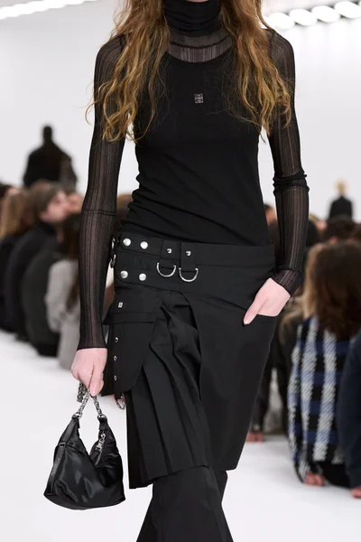 Look 74